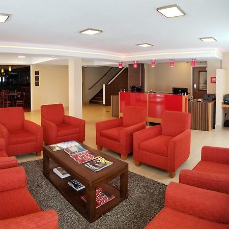 Red River Inn & Suites Fargo Buitenkant foto