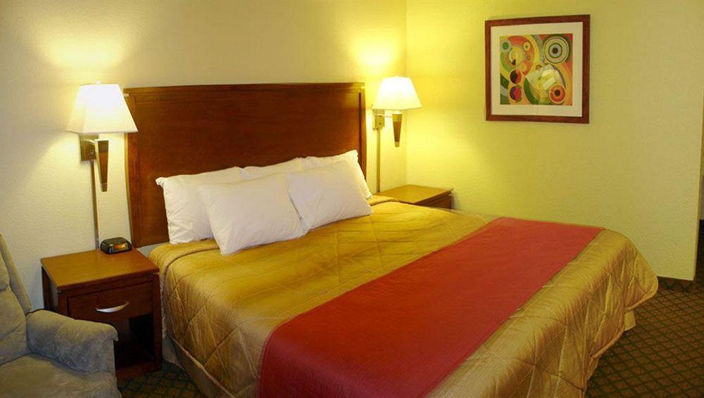 Red River Inn & Suites Fargo Buitenkant foto