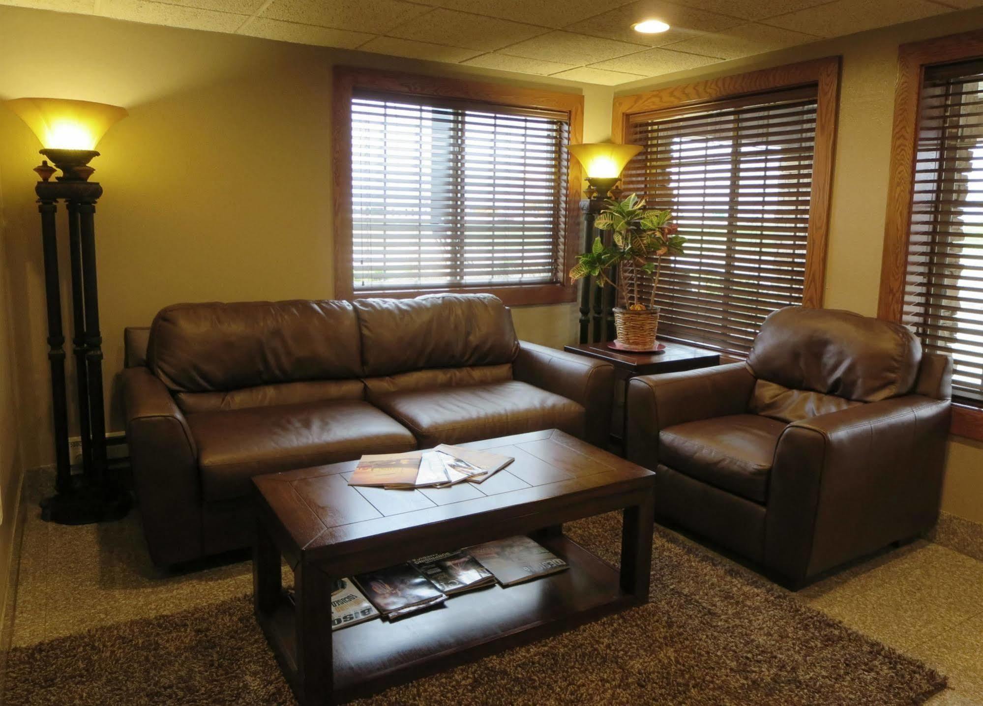 Red River Inn & Suites Fargo Buitenkant foto