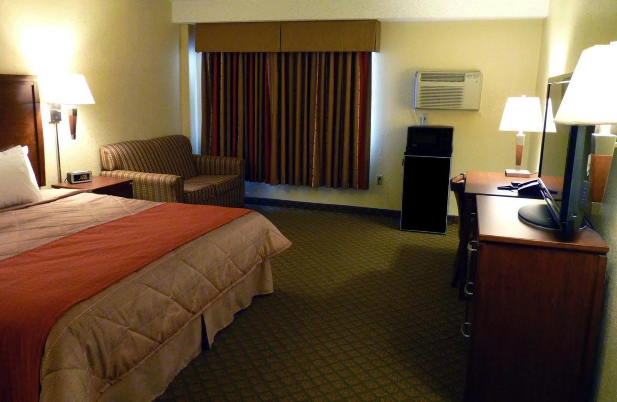 Red River Inn & Suites Fargo Buitenkant foto