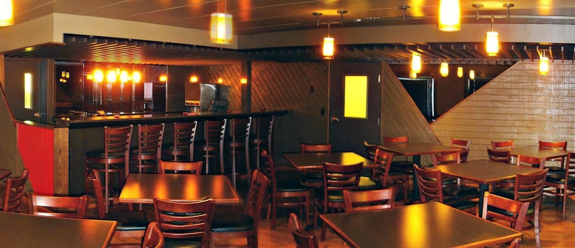Red River Inn & Suites Fargo Buitenkant foto