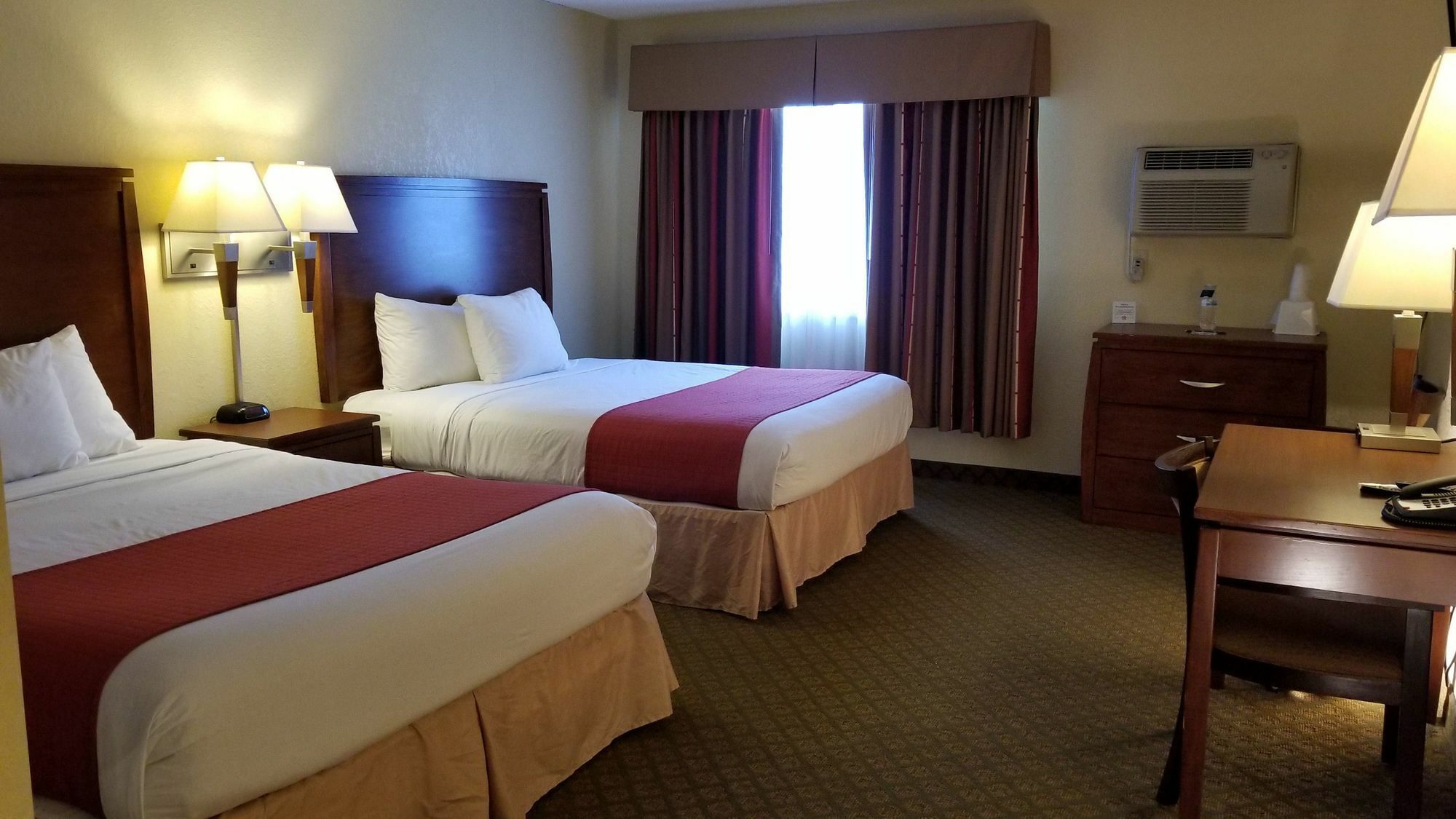 Red River Inn & Suites Fargo Buitenkant foto