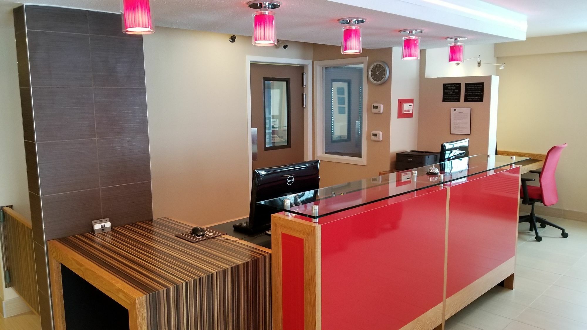Red River Inn & Suites Fargo Buitenkant foto